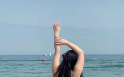 何奕恋老公绿帽奴